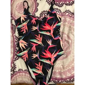 STRAPPY SIDE ONE PIECE